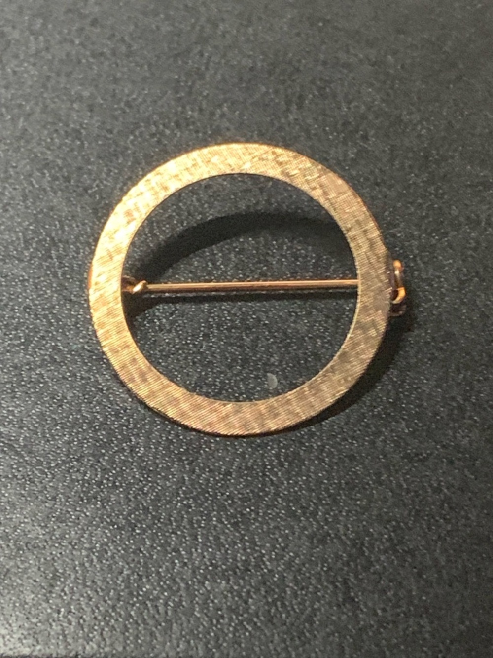 Classic Gold-Tone Round Circle Brooch Pin - Women Jewelry